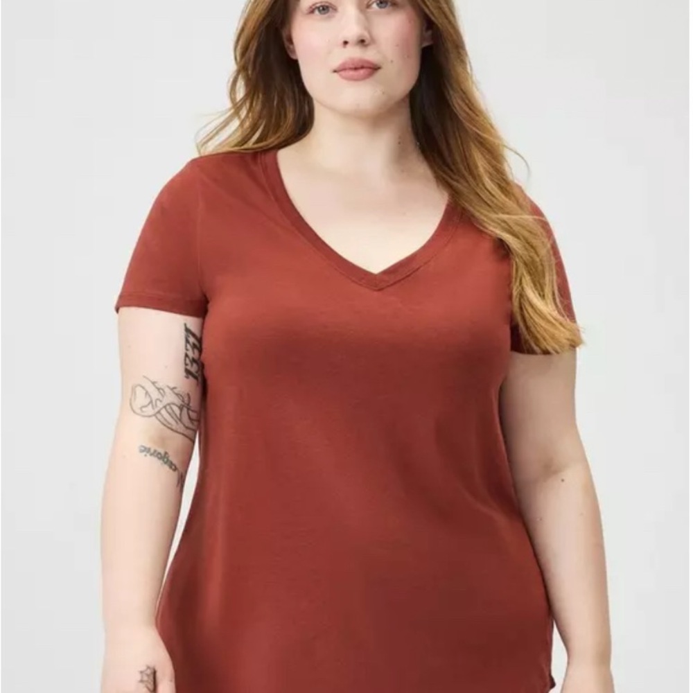 Torrid NWOT Girlfriend Signature Jersey V-Neck Tee in Fired Brick